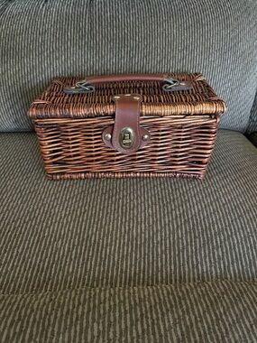 Wicker Storage Basket Box with Handle